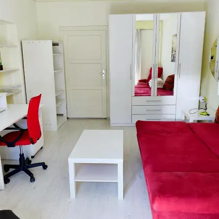 Familiendomizil Mit Viel Charme Und Platz דירה *