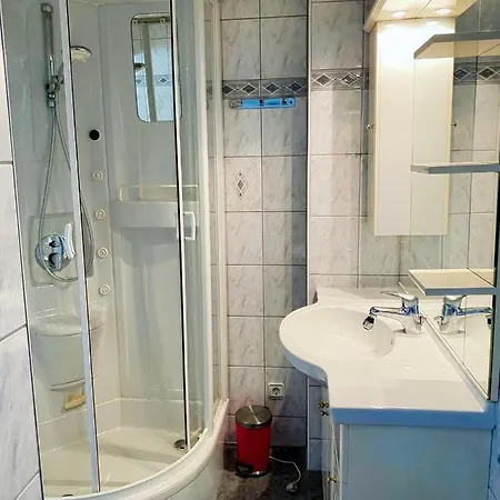 דירה Familiendomizil Mit Viel Charme Und Platz וילאך